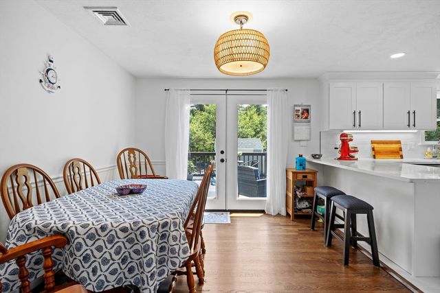 16 Pequot Ter, Plymouth, MA 02360