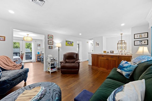 16 Pequot Ter, Plymouth, MA 02360