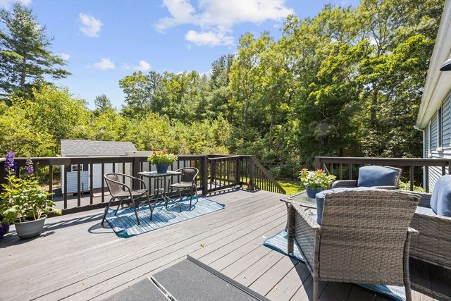 16 Pequot Ter, Plymouth, MA 02360