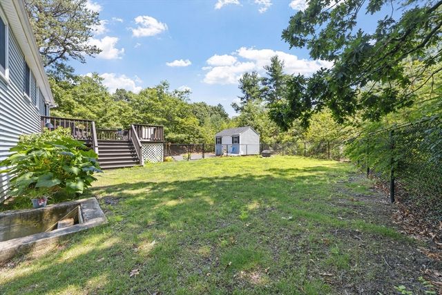 16 Pequot Ter, Plymouth, MA 02360
