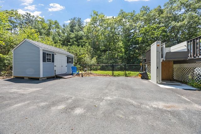 16 Pequot Ter, Plymouth, MA 02360