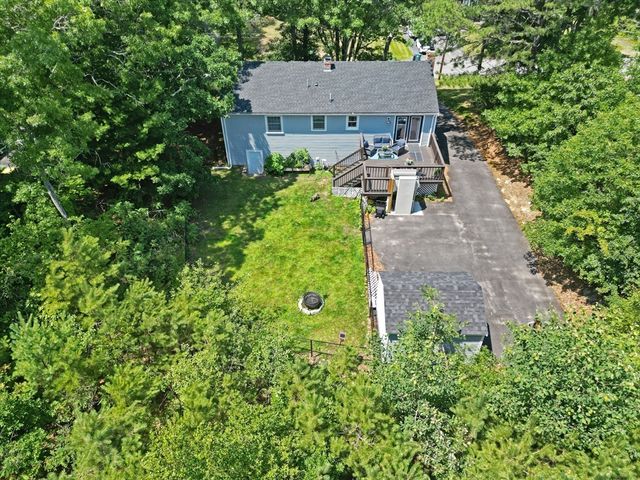 16 Pequot Ter, Plymouth, MA 02360