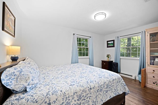 16 Pequot Ter, Plymouth, MA 02360