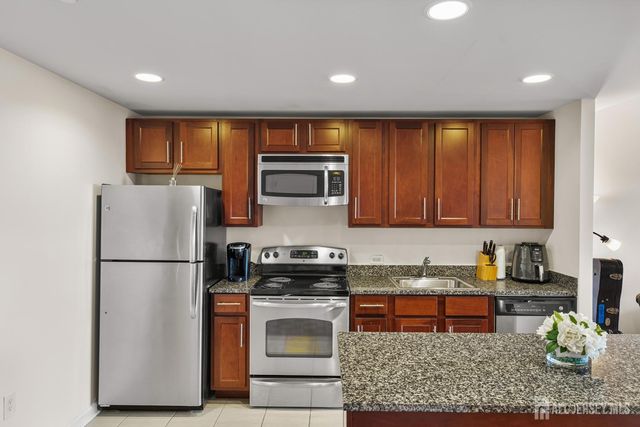 110 Somerset Street 2205, New Brunswick, NJ 08901
