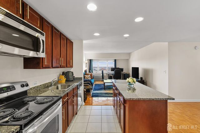 110 Somerset Street 2205, New Brunswick, NJ 08901