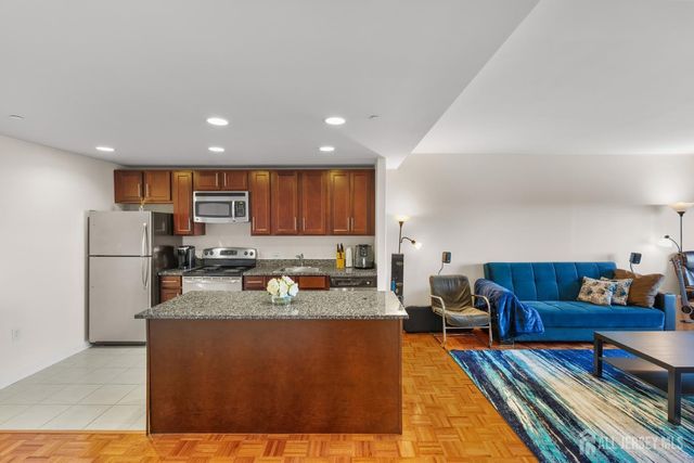 110 Somerset Street 2205, New Brunswick, NJ 08901