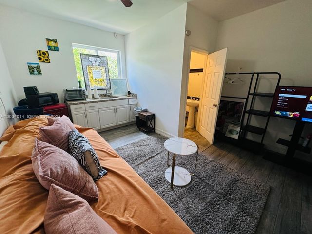 11 NW 47th Terrace 1B, Miami, FL 33127