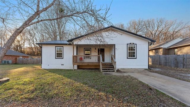 404 Amber Street, Huntsville, AR 72740