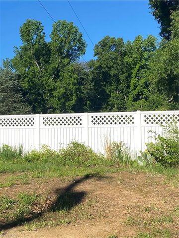 363 Periwinkle Road, Eden, NC 27288