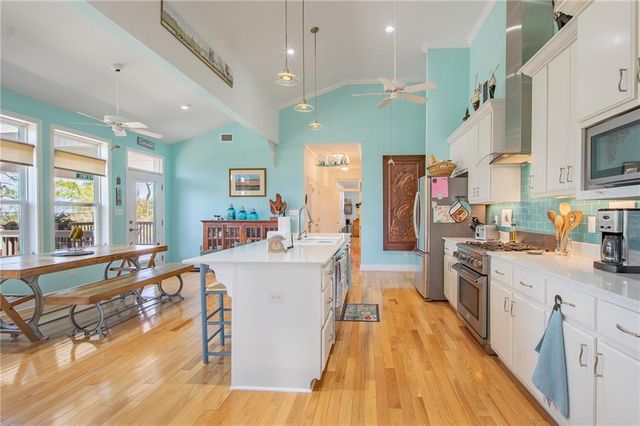 1325 Chaumont Avenue, Mobile, AL 36610