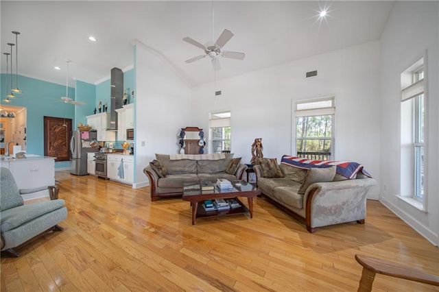 1325 Chaumont Avenue, Mobile, AL 36610