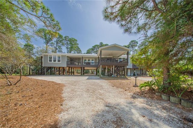 1325 Chaumont Avenue, Mobile, AL 36610