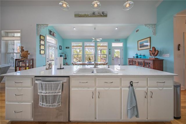 1325 Chaumont Avenue, Mobile, AL 36610