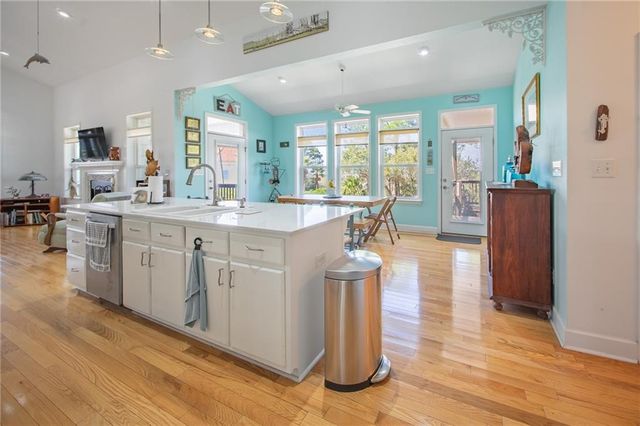 1325 Chaumont Avenue, Mobile, AL 36610