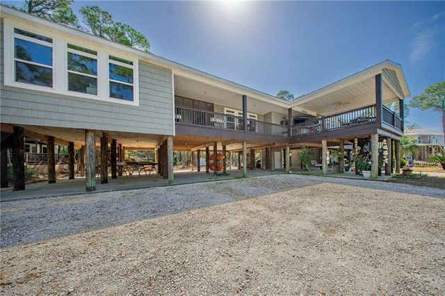 1325 Chaumont Avenue, Mobile, AL 36610