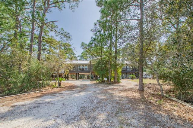 1325 Chaumont Avenue, Mobile, AL 36610