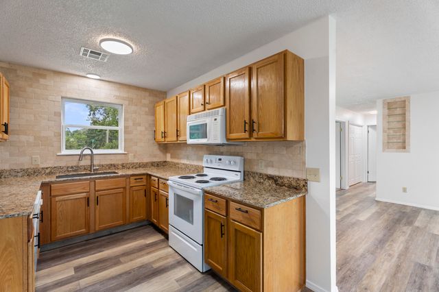 28102 S 631 Drive, Grove, OK 74344