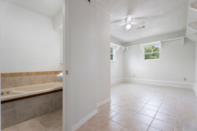 28102 S 631 Drive, Grove, OK 74344