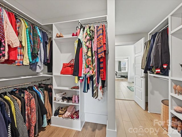 1052 Lakefront Woods, Belmont, NC 28012