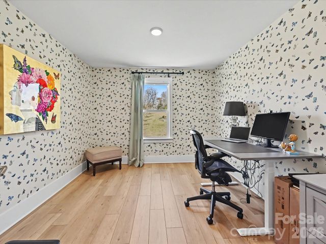 1052 Lakefront Woods, Belmont, NC 28012