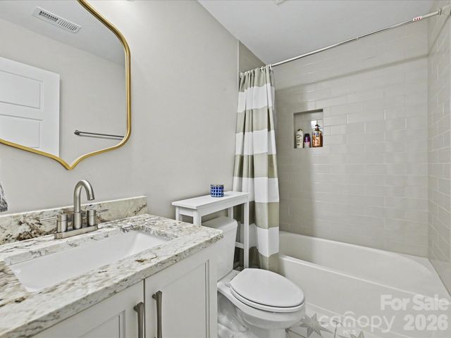 1052 Lakefront Woods, Belmont, NC 28012