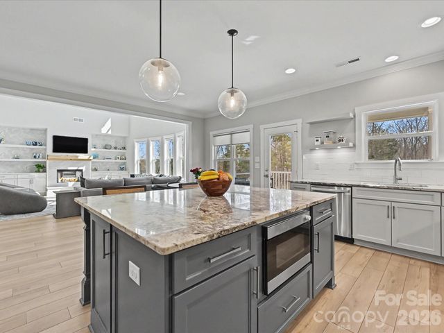 1052 Lakefront Woods, Belmont, NC 28012