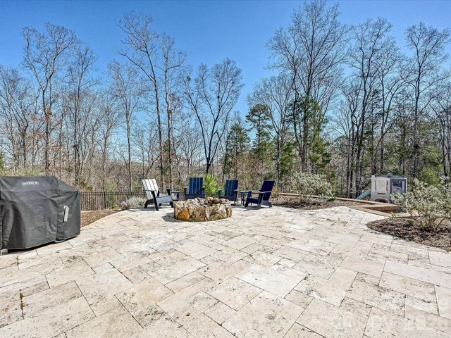 1052 Lakefront Woods, Belmont, NC 28012