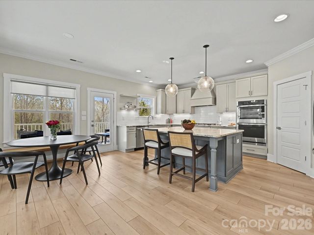 1052 Lakefront Woods, Belmont, NC 28012