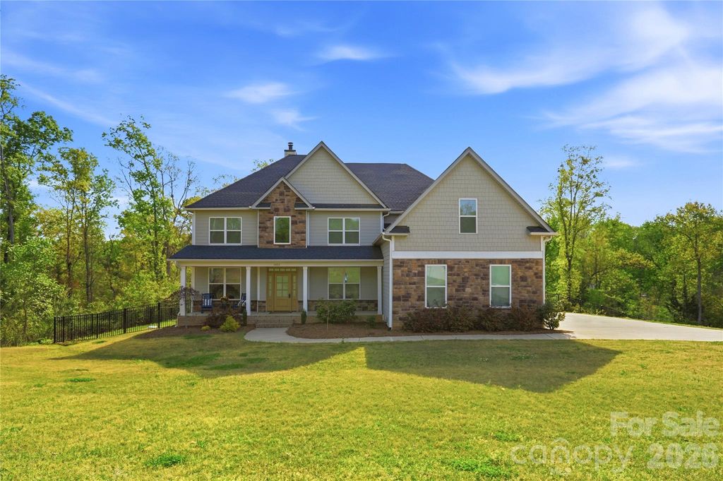 1052 Lakefront Woods, Belmont, NC 28012