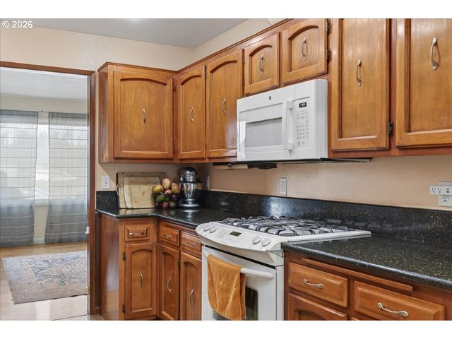 1300 VINE St, Albany, OR 97321