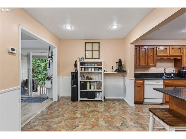 1300 VINE St, Albany, OR 97321