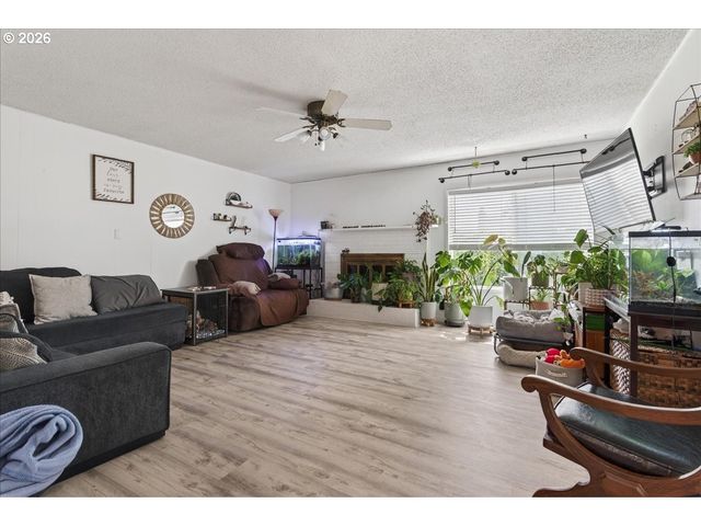 1300 VINE St, Albany, OR 97321