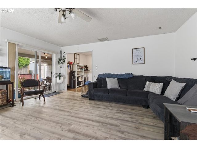1300 VINE St, Albany, OR 97321