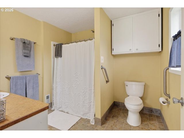 1300 VINE St, Albany, OR 97321