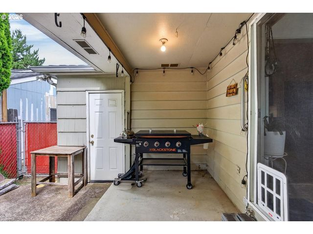 1300 VINE St, Albany, OR 97321
