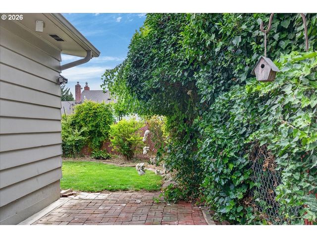 1300 VINE St, Albany, OR 97321