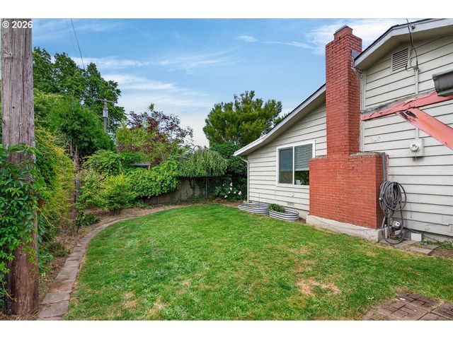 1300 VINE St, Albany, OR 97321