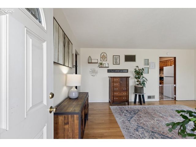 1300 VINE St, Albany, OR 97321