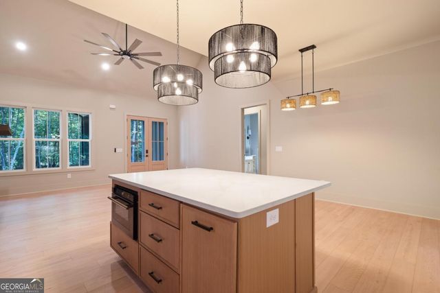 210 Lakeshore Drive, Eatonton, GA 31024