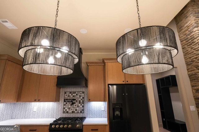 210 Lakeshore Drive, Eatonton, GA 31024