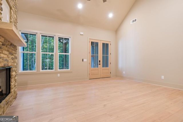 210 Lakeshore Drive, Eatonton, GA 31024