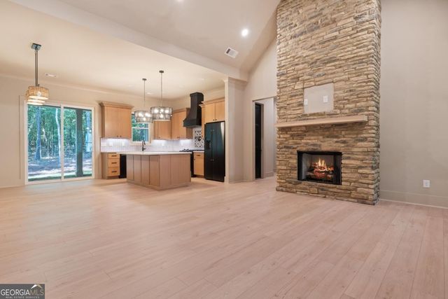 210 Lakeshore Drive, Eatonton, GA 31024