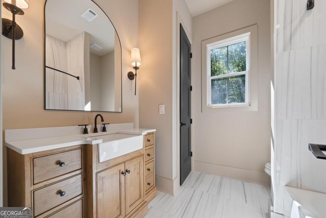 210 Lakeshore Drive, Eatonton, GA 31024