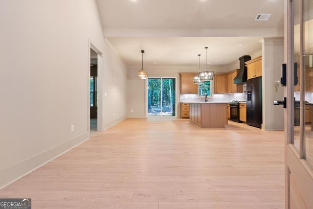 210 Lakeshore Drive, Eatonton, GA 31024