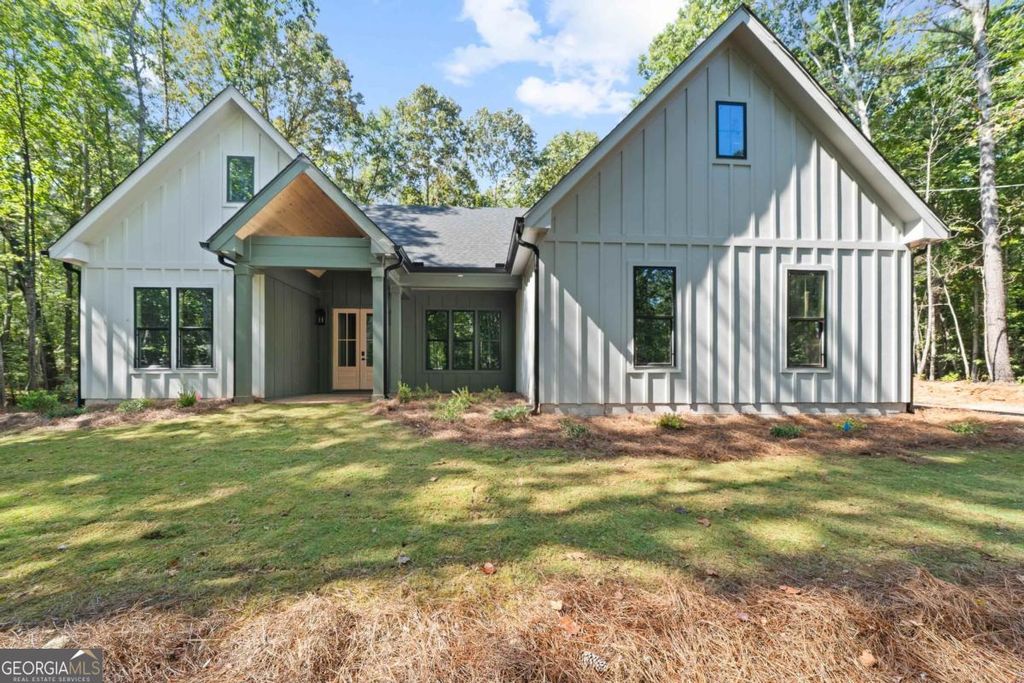 210 Lakeshore Drive, Eatonton, GA 31024
