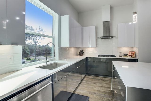 808 Fisher Street D, Houston, TX 77018