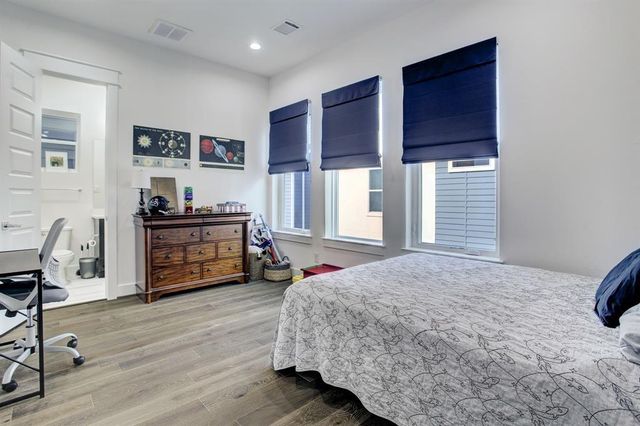 808 Fisher Street D, Houston, TX 77018