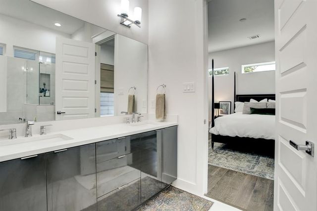 808 Fisher Street D, Houston, TX 77018