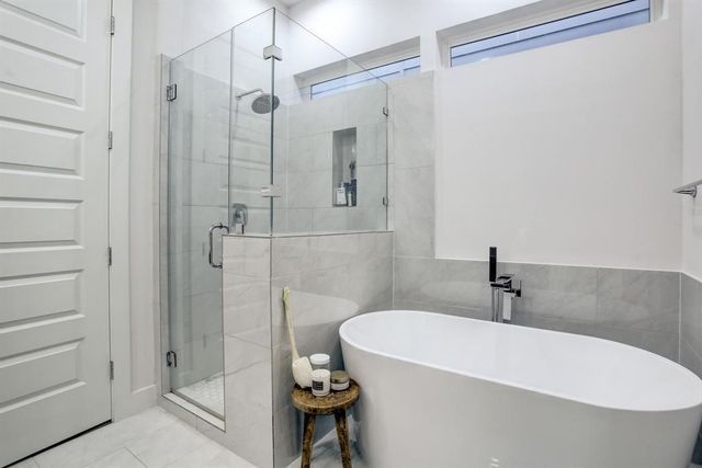 808 Fisher Street D, Houston, TX 77018