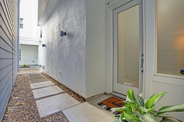 808 Fisher Street D, Houston, TX 77018